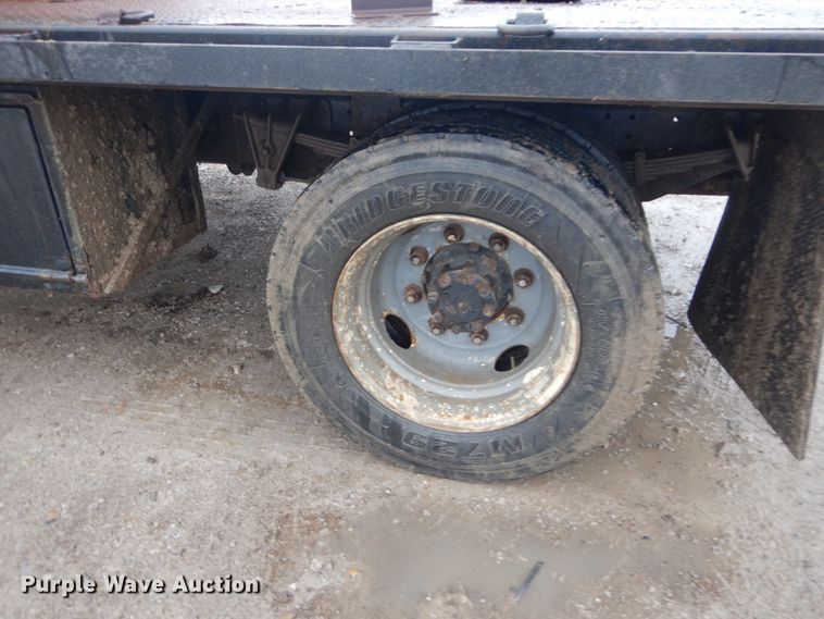 image for item DH5230 2001 International 4700  flatbed truck