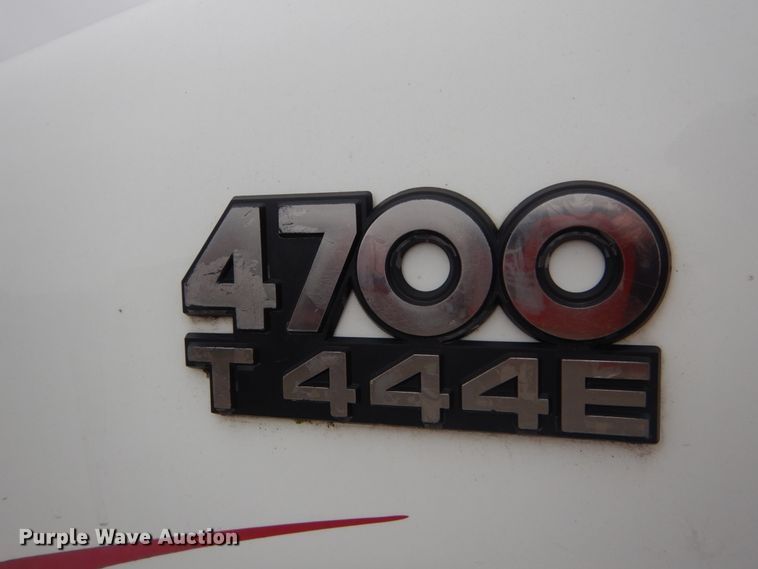 image for item DH5230 2001 International 4700  flatbed truck