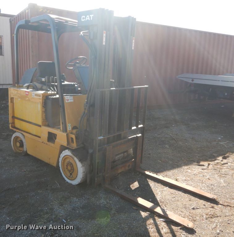image for item DH5239 Caterpillar M50D  forklift