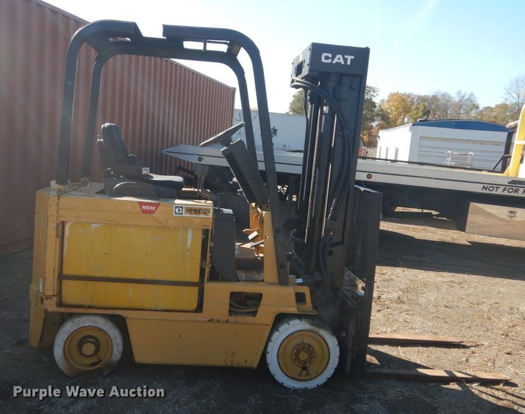 image for item DH5239 Caterpillar M50D  forklift