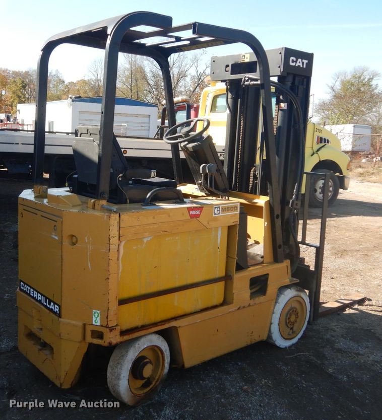image for item DH5239 Caterpillar M50D  forklift