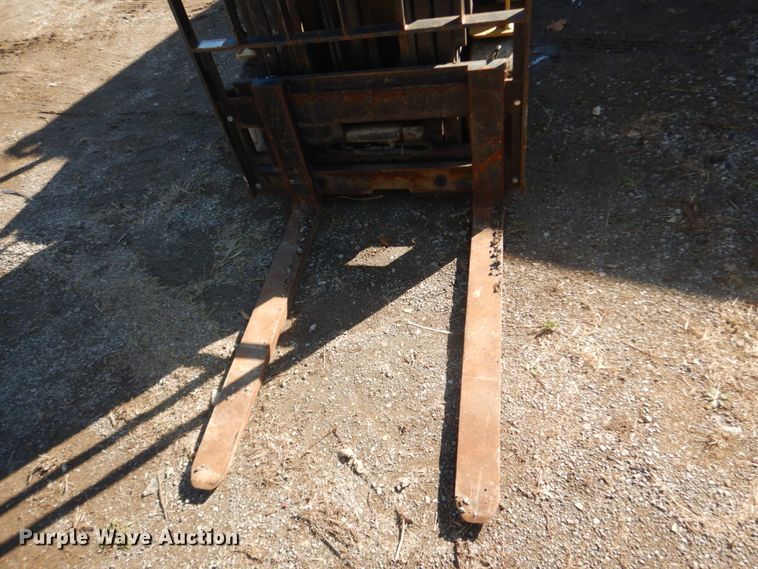 image for item DH5239 Caterpillar M50D  forklift