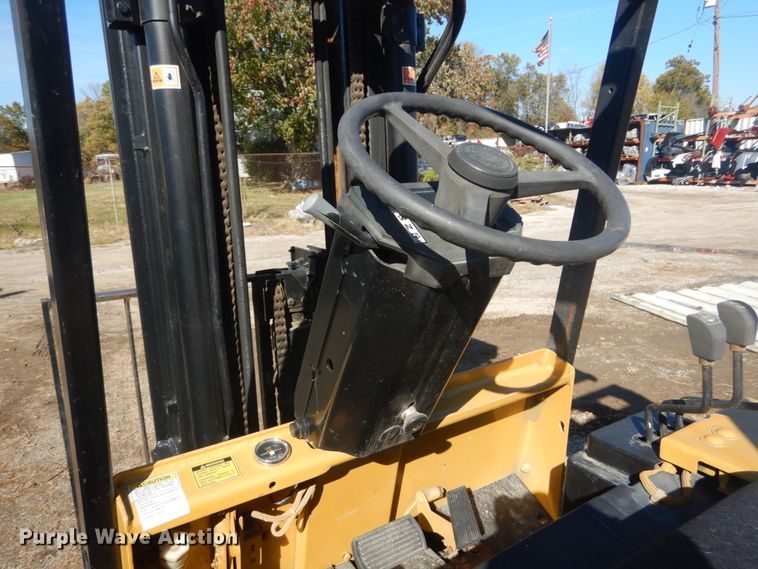 image for item DH5239 Caterpillar M50D  forklift