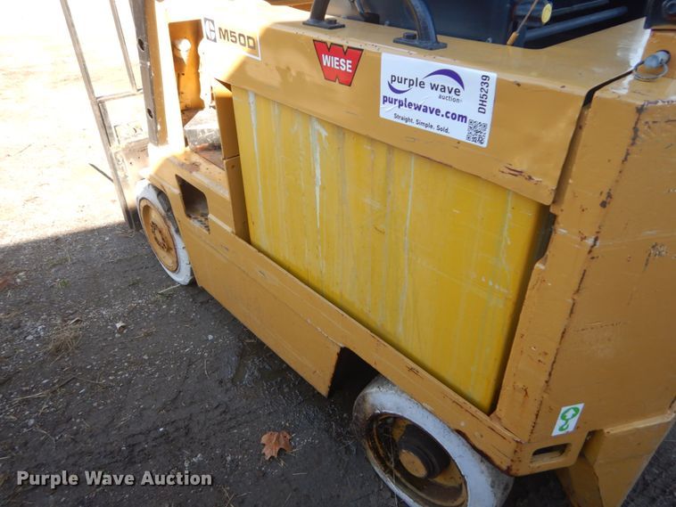 image for item DH5239 Caterpillar M50D  forklift