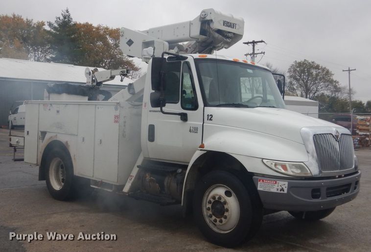 image for item DH5241 2007 International 4200  bucket truck