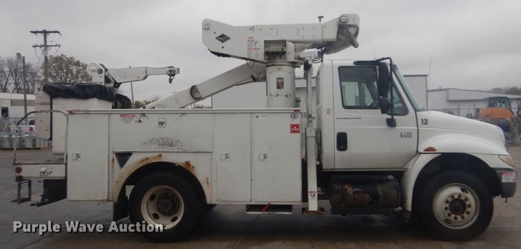image for item DH5241 2007 International 4200  bucket truck