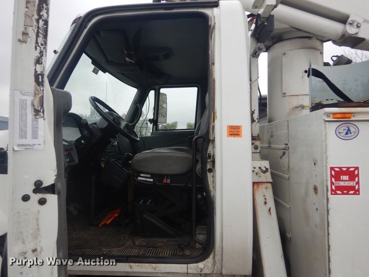 image for item DH5241 2007 International 4200  bucket truck