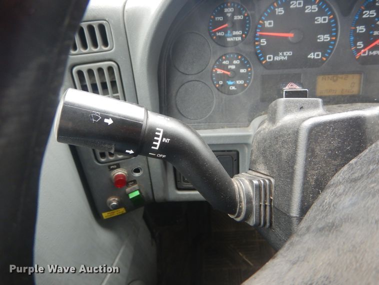 image for item DH5241 2007 International 4200  bucket truck