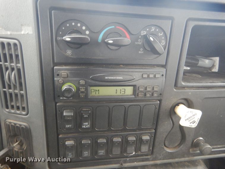 image for item DH5241 2007 International 4200  bucket truck