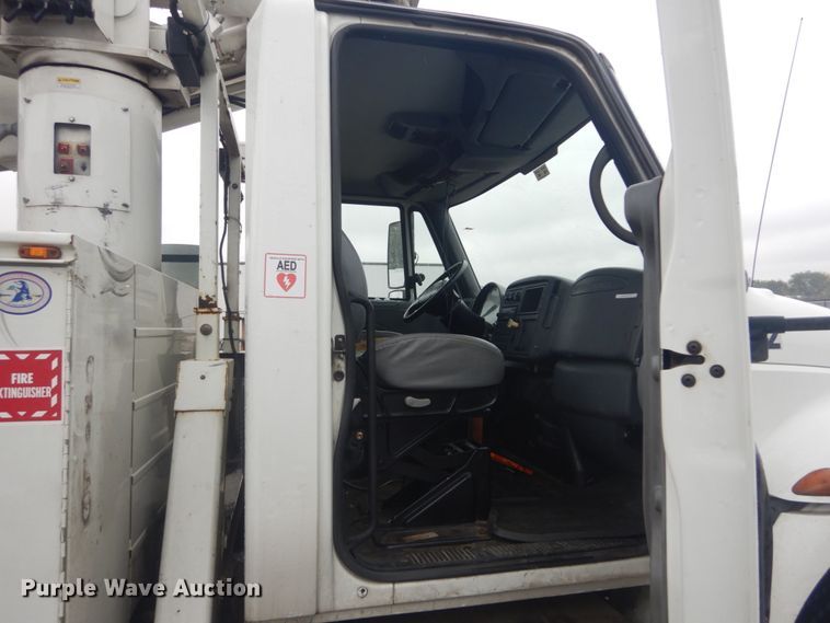 image for item DH5241 2007 International 4200  bucket truck