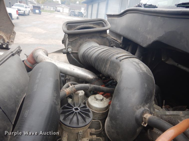 image for item DH5241 2007 International 4200  bucket truck