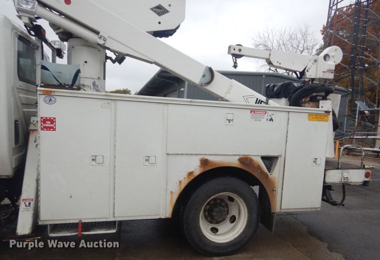 image for item DH5241 2007 International 4200  bucket truck