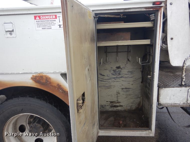 image for item DH5241 2007 International 4200  bucket truck