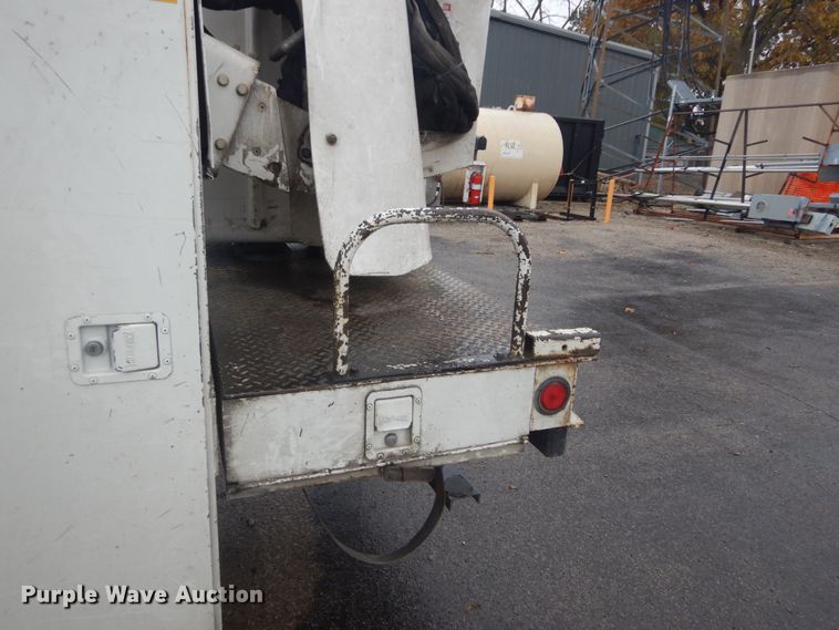 image for item DH5241 2007 International 4200  bucket truck