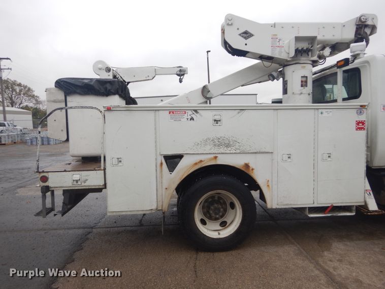 image for item DH5241 2007 International 4200  bucket truck