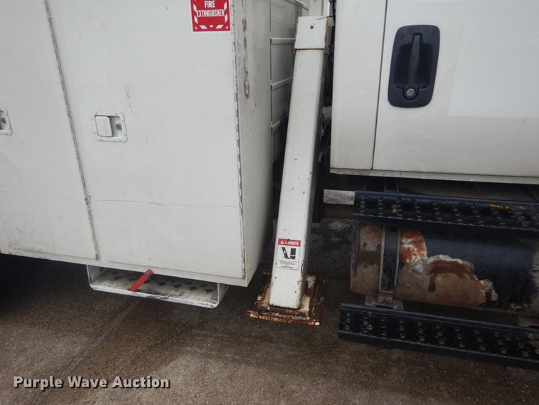 image for item DH5241 2007 International 4200  bucket truck
