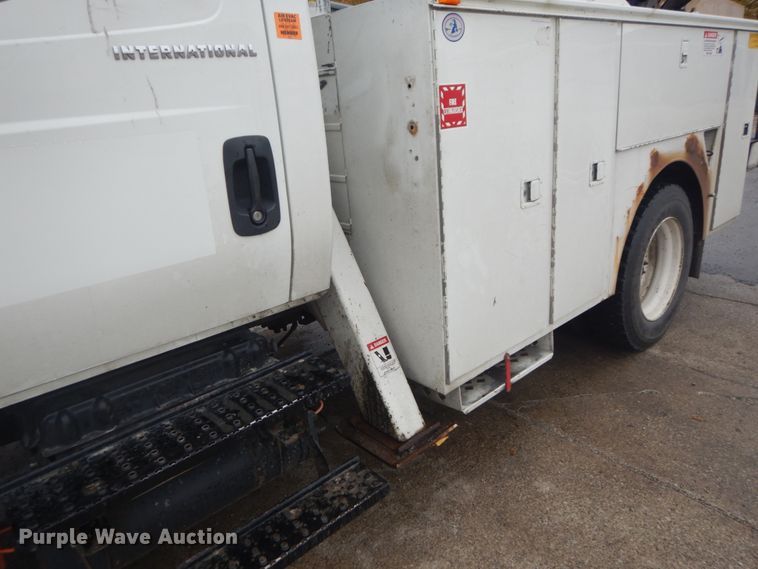 image for item DH5241 2007 International 4200  bucket truck