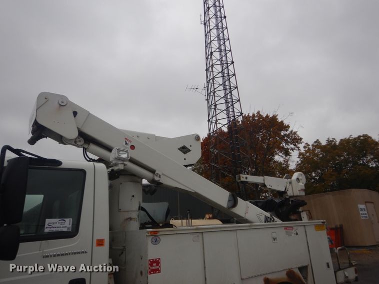 image for item DH5241 2007 International 4200  bucket truck