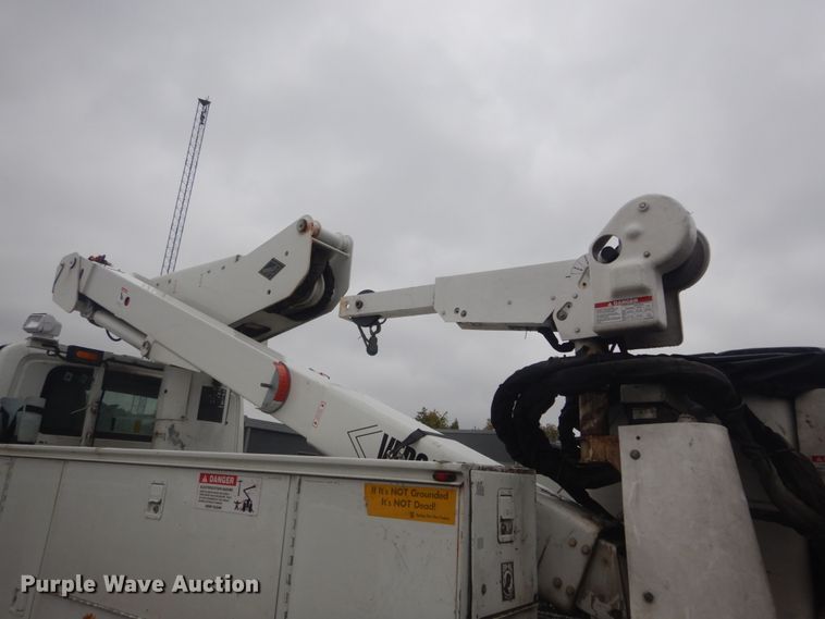 image for item DH5241 2007 International 4200  bucket truck