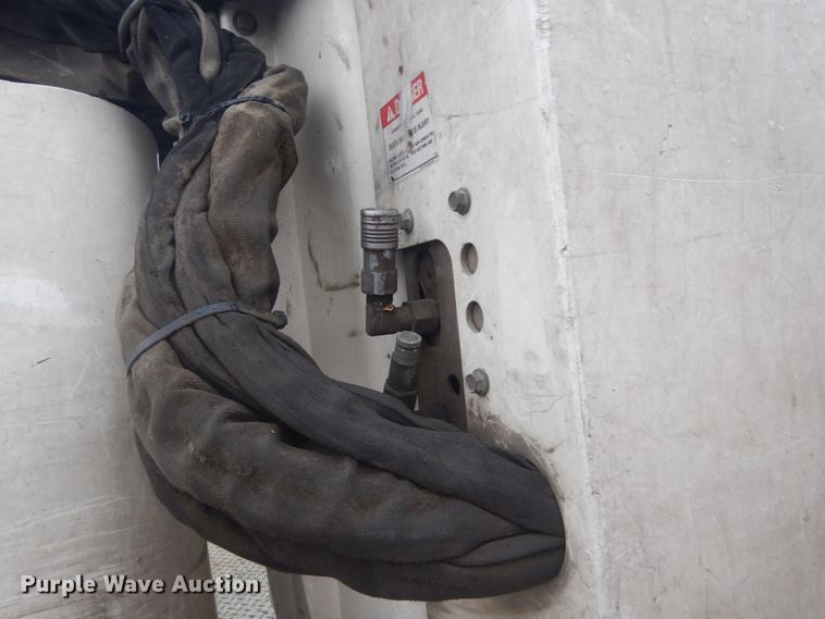 image for item DH5241 2007 International 4200  bucket truck