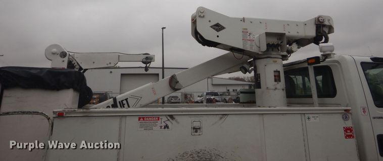 image for item DH5241 2007 International 4200  bucket truck