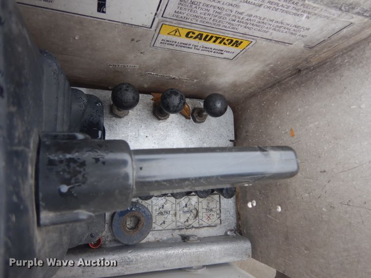 image for item DH5241 2007 International 4200  bucket truck