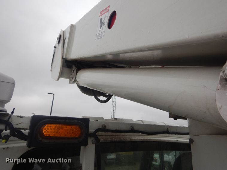 image for item DH5241 2007 International 4200  bucket truck