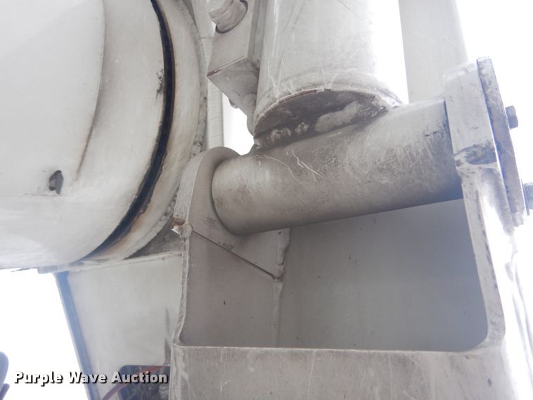 image for item DH5241 2007 International 4200  bucket truck