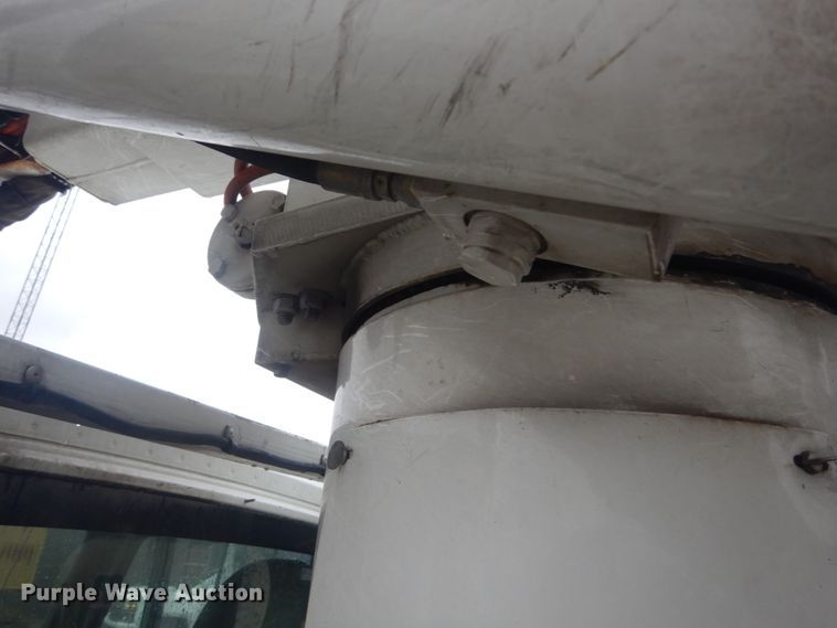 image for item DH5241 2007 International 4200  bucket truck