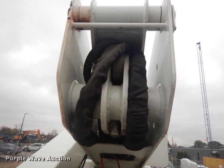 image for item DH5241 2007 International 4200  bucket truck