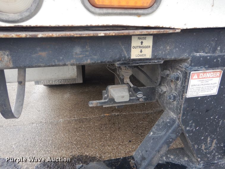 image for item DH5241 2007 International 4200  bucket truck