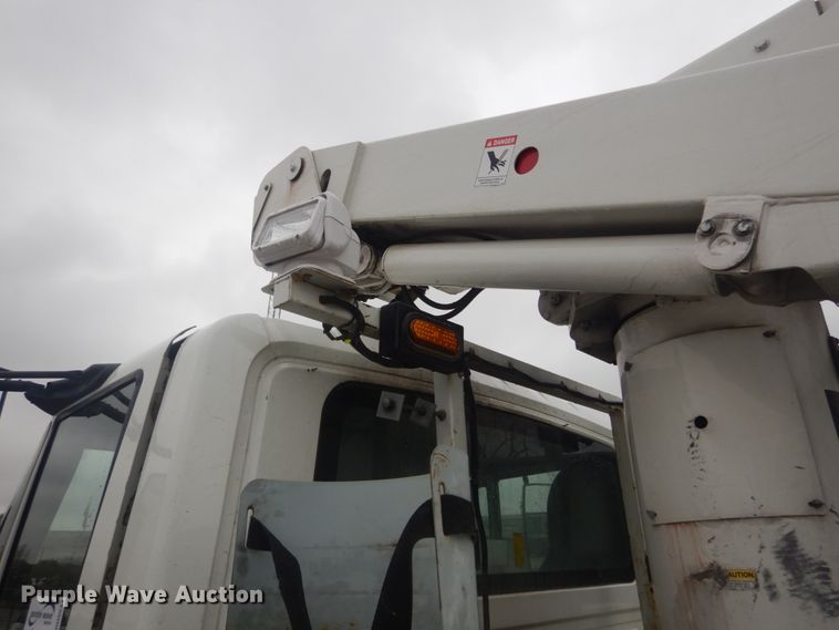 image for item DH5241 2007 International 4200  bucket truck