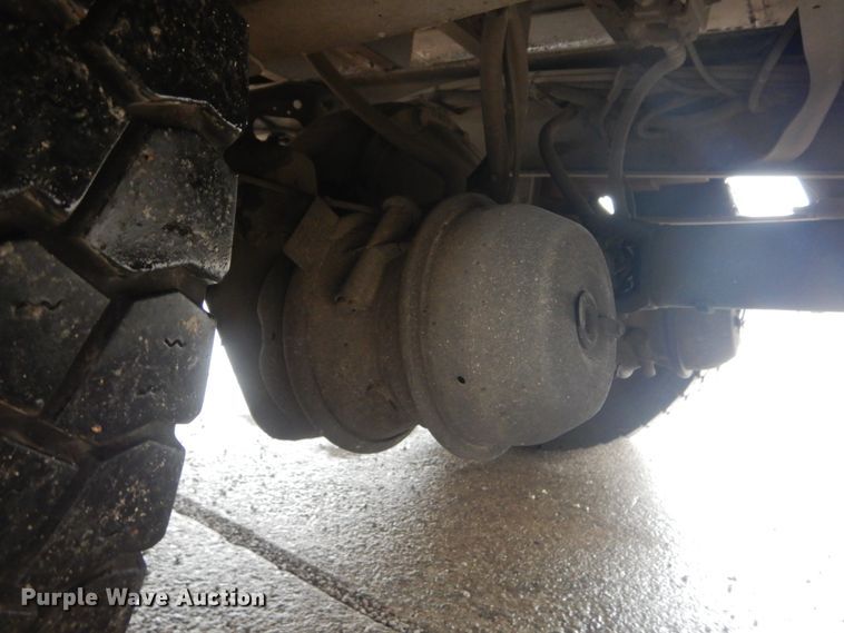 image for item DH5241 2007 International 4200  bucket truck