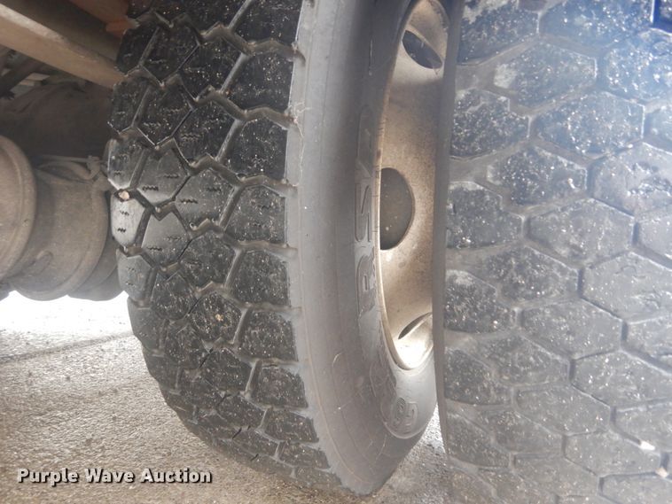 image for item DH5241 2007 International 4200  bucket truck