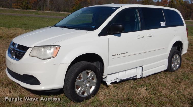 image for item DH5246 2011 Dodge Grand Caravan  Braun Entervan handicap accessible van