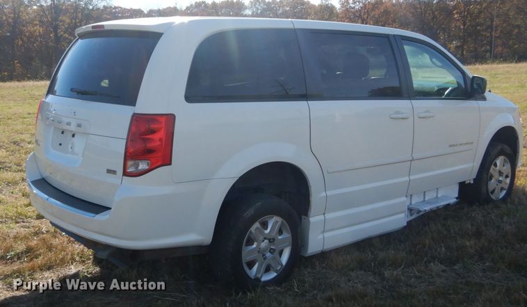 image for item DH5246 2011 Dodge Grand Caravan  Braun Entervan handicap accessible van