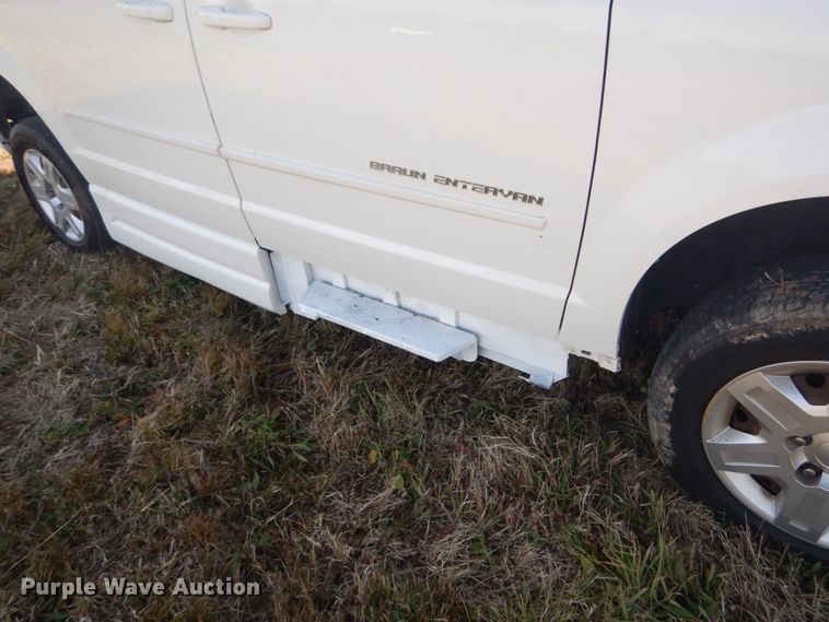 image for item DH5246 2011 Dodge Grand Caravan  Braun Entervan handicap accessible van