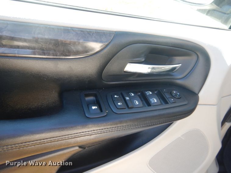 image for item DH5246 2011 Dodge Grand Caravan  Braun Entervan handicap accessible van