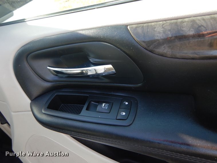 image for item DH5246 2011 Dodge Grand Caravan  Braun Entervan handicap accessible van