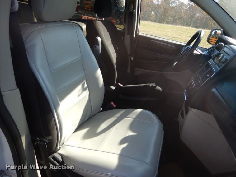 image for item DH5246 2011 Dodge Grand Caravan  Braun Entervan handicap accessible van