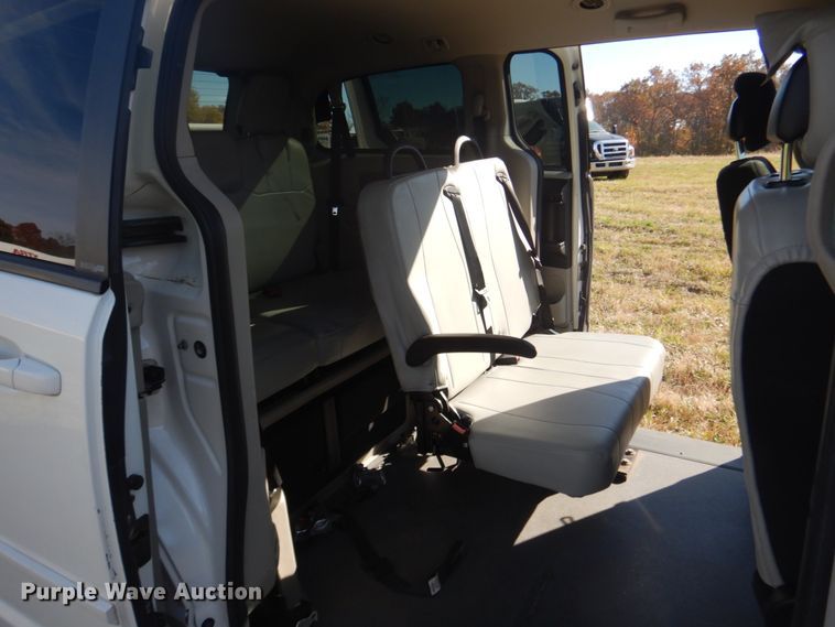 image for item DH5246 2011 Dodge Grand Caravan  Braun Entervan handicap accessible van