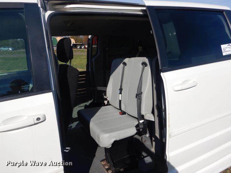 image for item DH5246 2011 Dodge Grand Caravan  Braun Entervan handicap accessible van