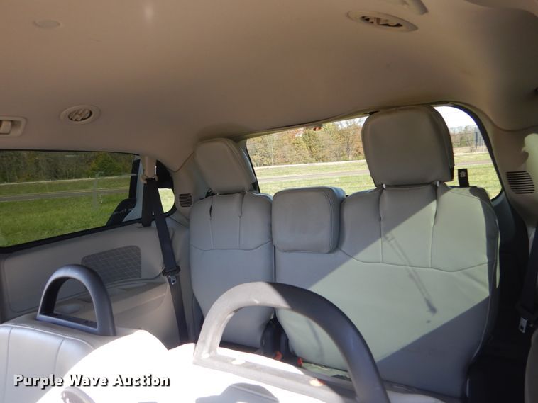 image for item DH5246 2011 Dodge Grand Caravan  Braun Entervan handicap accessible van