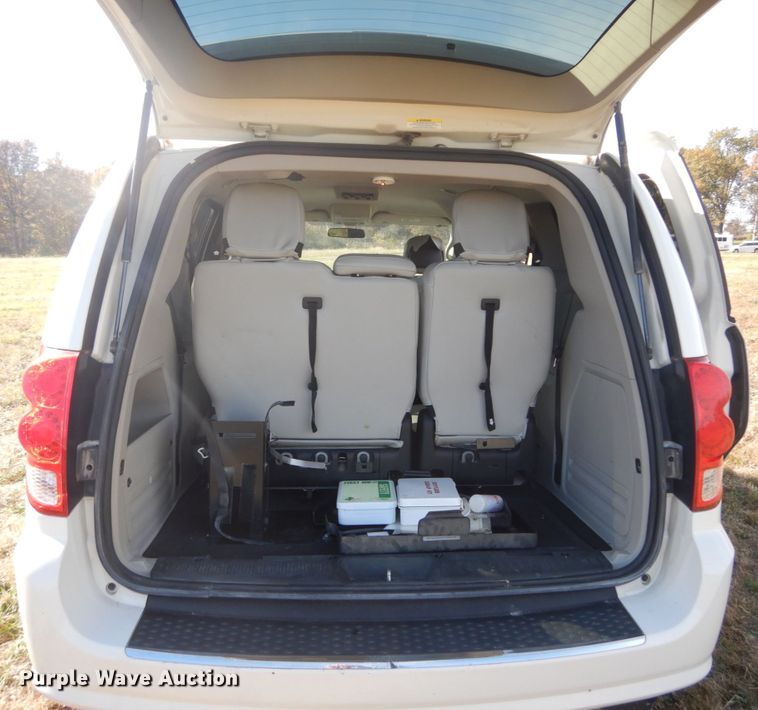 image for item DH5246 2011 Dodge Grand Caravan  Braun Entervan handicap accessible van