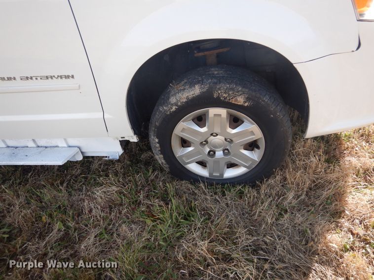 image for item DH5246 2011 Dodge Grand Caravan  Braun Entervan handicap accessible van