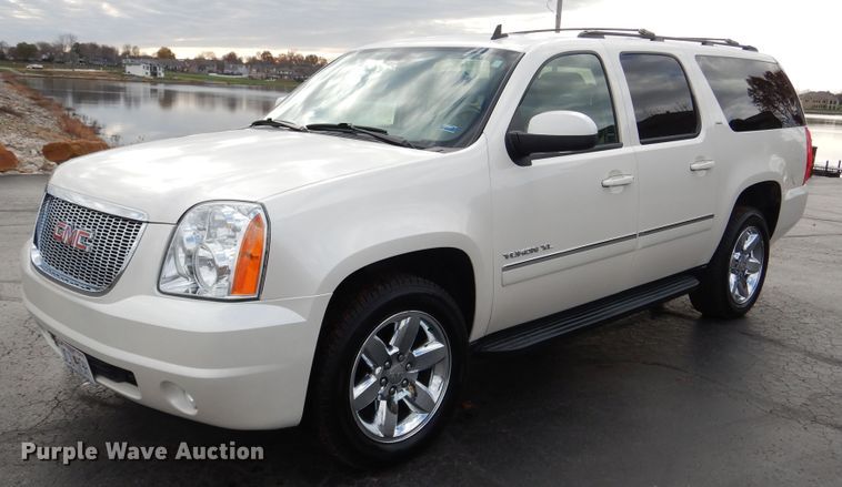 image for item DH7008 2013 GMC Yukon XL SLT  SUV