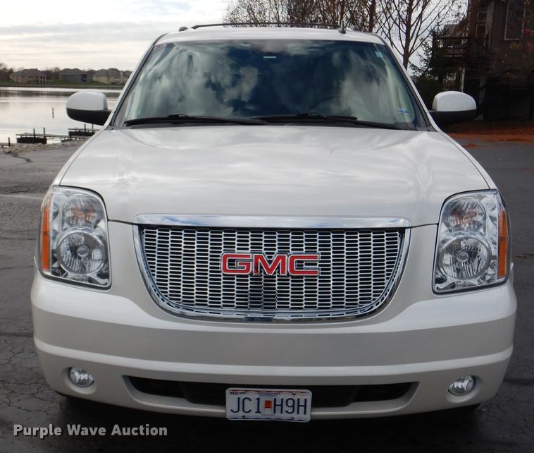 image for item DH7008 2013 GMC Yukon XL SLT  SUV