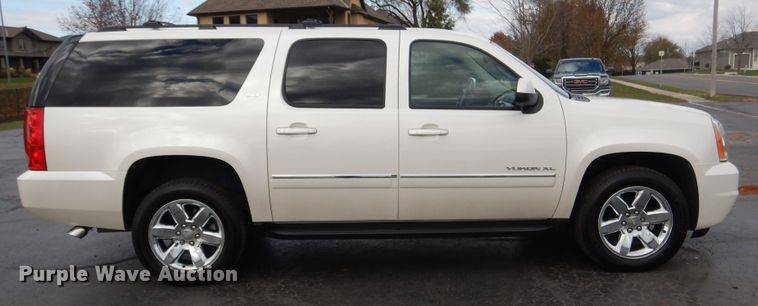 image for item DH7008 2013 GMC Yukon XL SLT  SUV