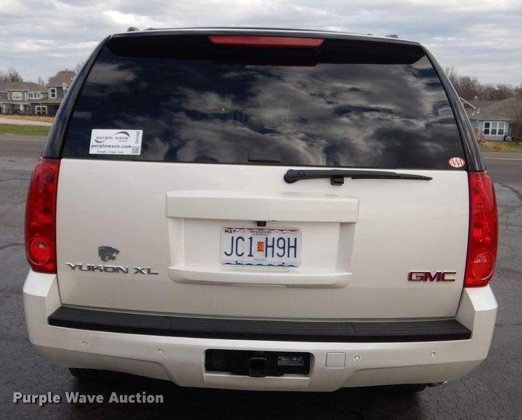 image for item DH7008 2013 GMC Yukon XL SLT  SUV