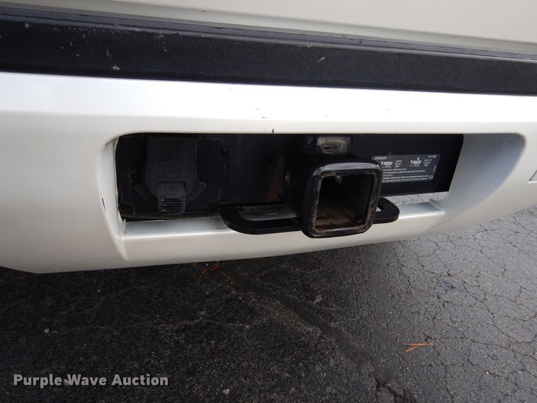 image for item DH7008 2013 GMC Yukon XL SLT  SUV